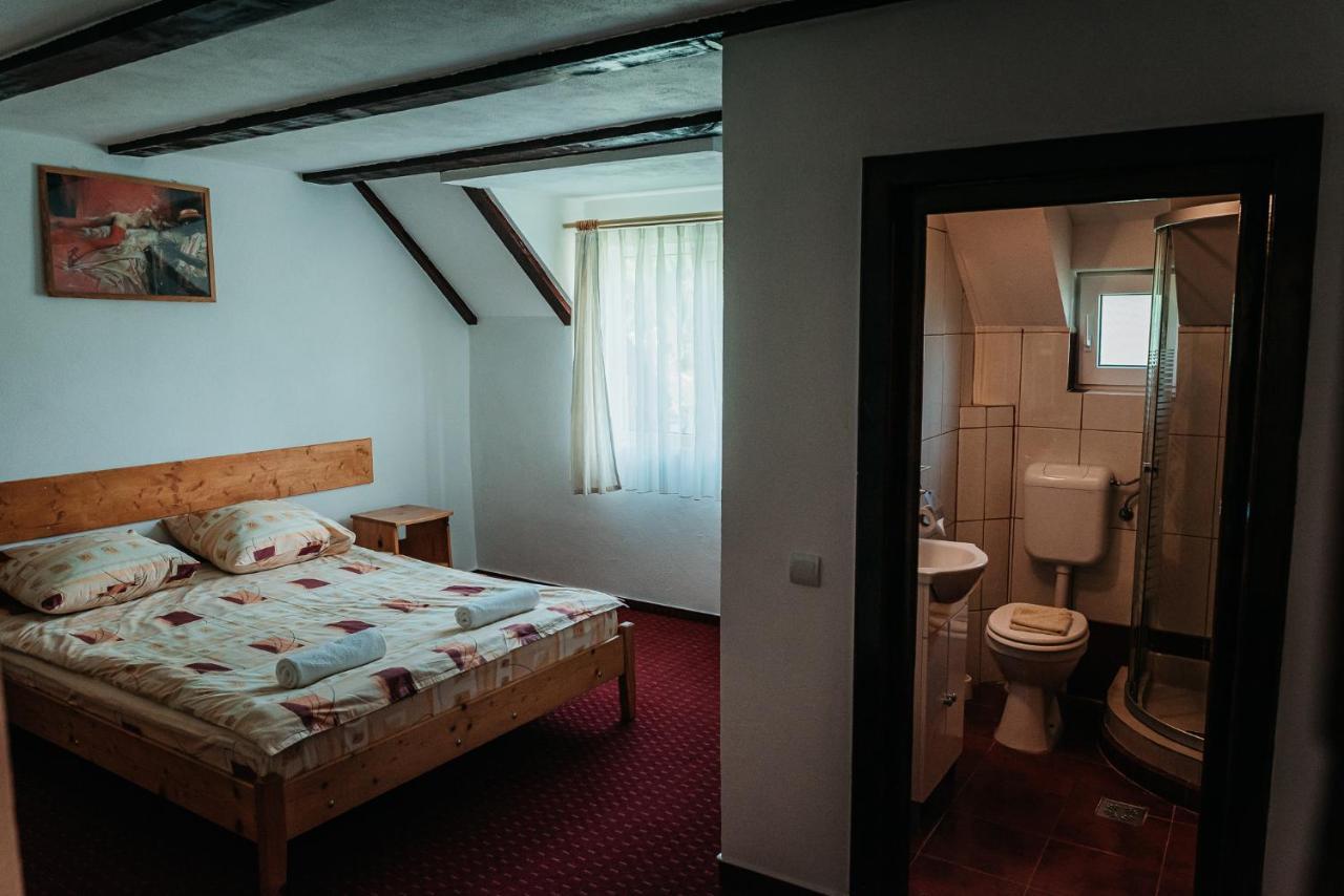 Moara De Piatra Hotel Carta  Luaran gambar