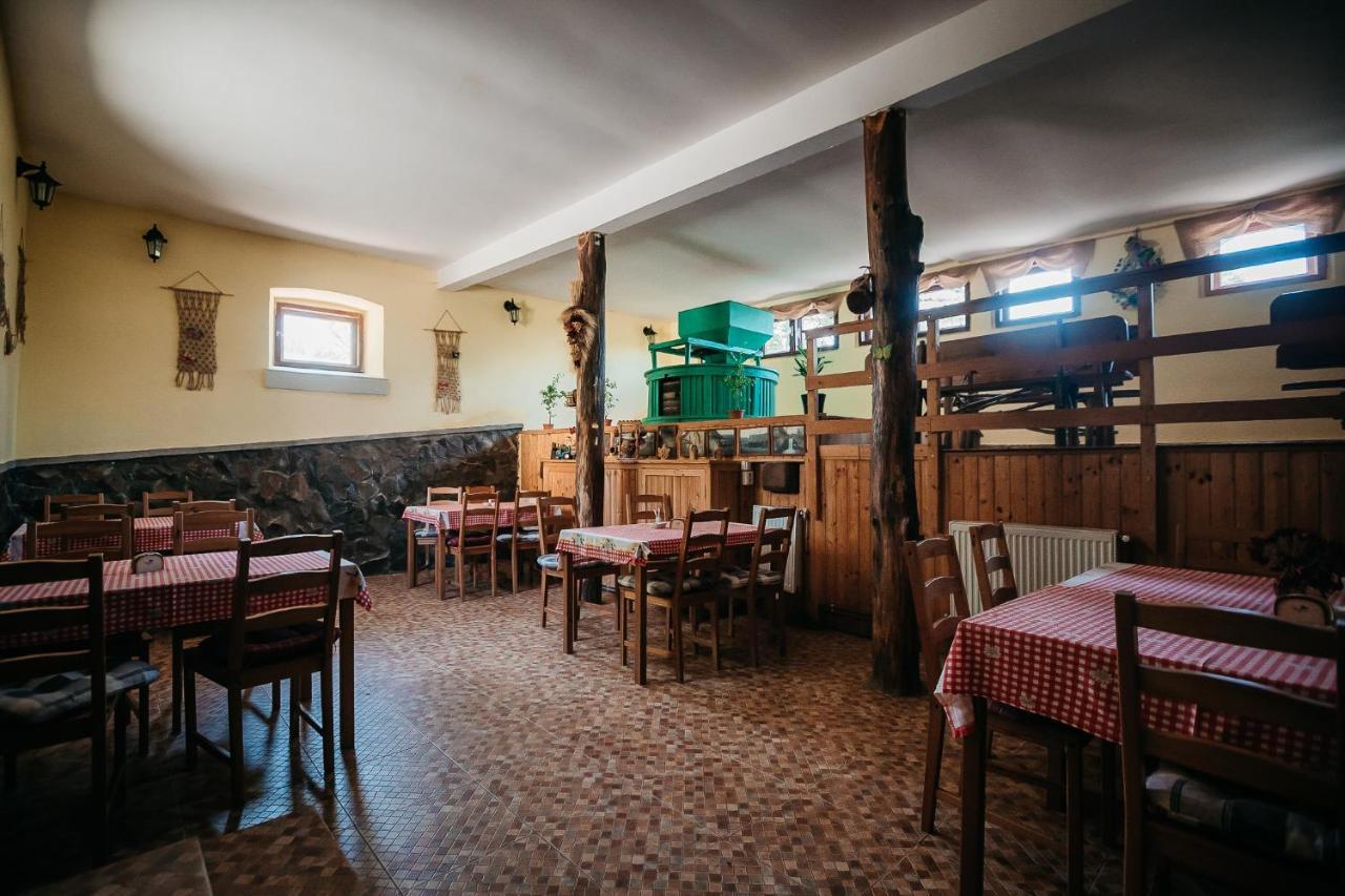 Moara De Piatra Hotel Carta  Luaran gambar