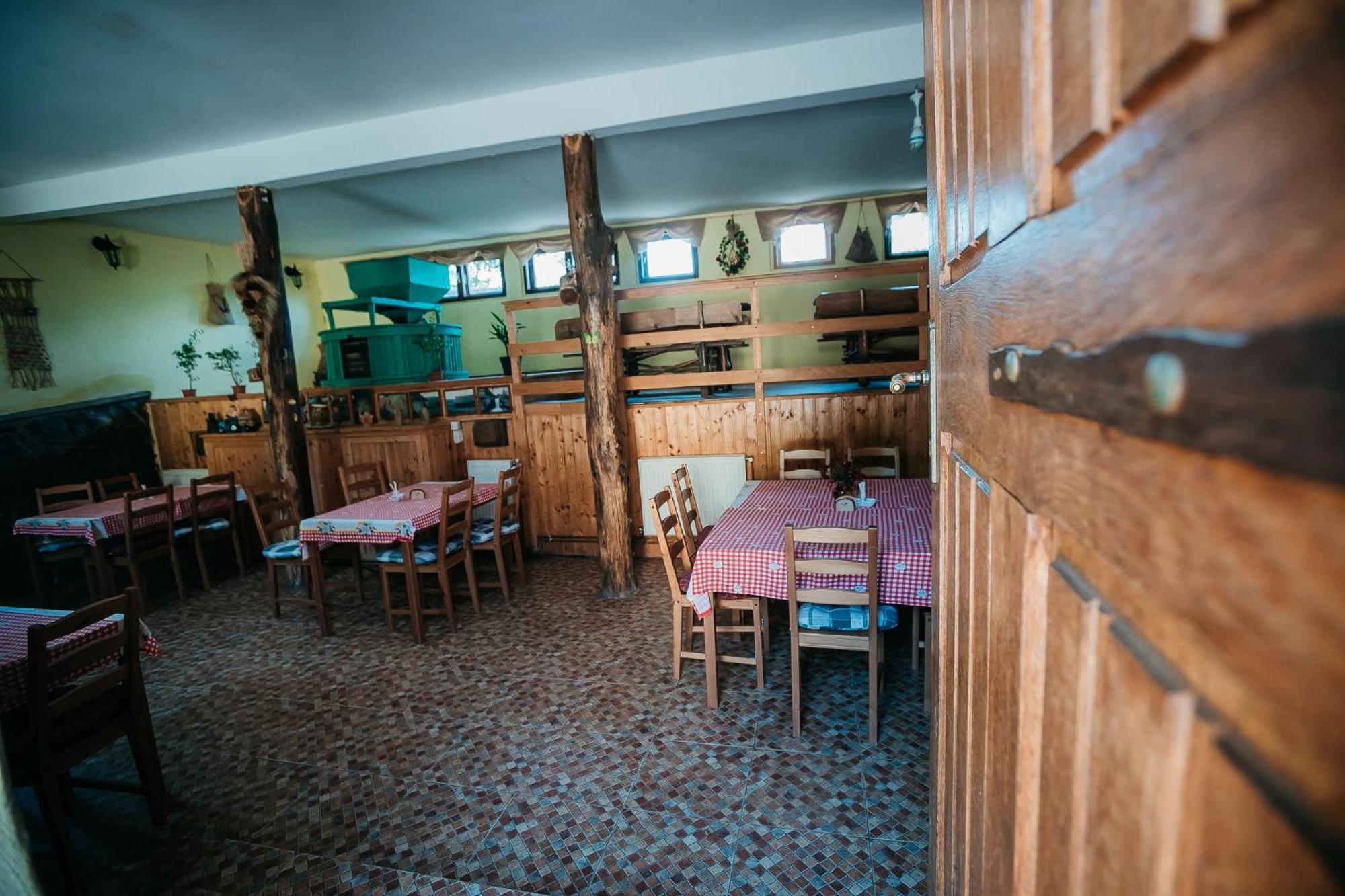 Moara De Piatra Hotel Carta  Luaran gambar